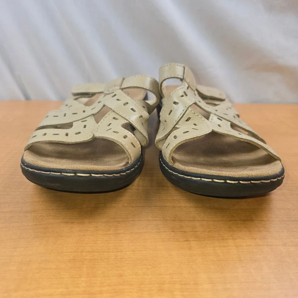 Clarks bendables Women's Sandals Slides Size 11W Tan Hook & Loop adjustment